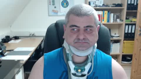 yoschi1976 online show from 02/09/25, 05:01