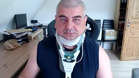 yoschi1976 online show from 09/28/25, 09:25