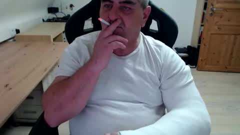 yoschi1976 online show from 11/29/25, 10:24