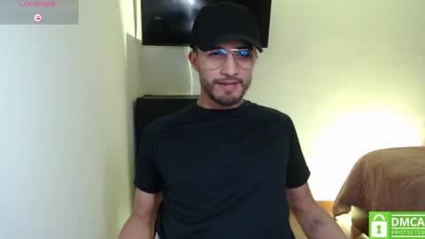 yoshy_man online show from 05/08/26, 03:23