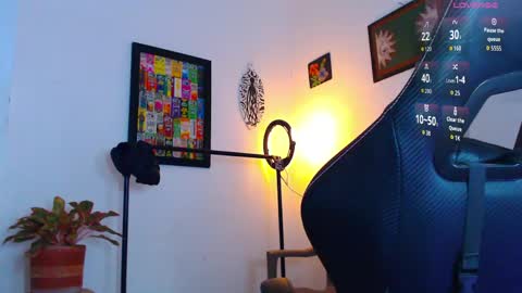 Snapshot of yosoy_enzo2020 chatting on 05/17/26, 05:38 Enzo online show from 05/17/26, 05:38