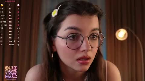 Elizabeth brunette -- Darline blonde  online show from 12/17/25, 07:53