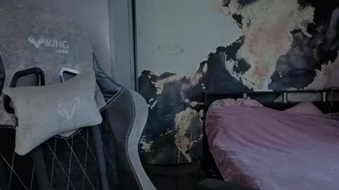 Snapshot of you_lika chatting on 05/19/26, 01:44 Lika online show from 05/19/26, 01:44