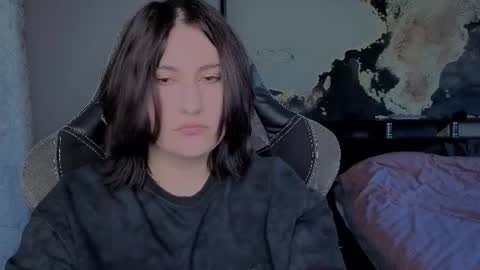 Snapshot of you_lika chatting on 06/19/26, 02:27 Lika online show from 06/19/26, 02:27