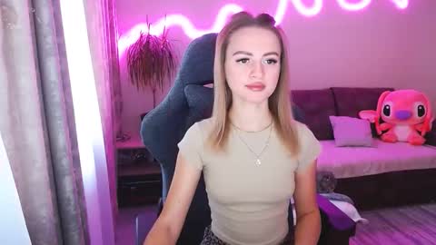 Bella online show from 11/17/25, 07:36