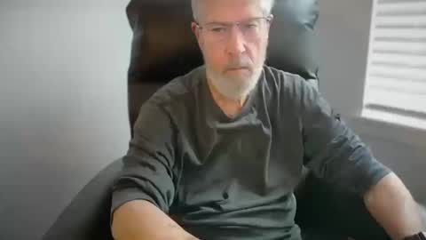 Snapshot of yougogirl_3 chatting on 10/10/25, 02:05 Colorado Guy Straight online show from 10/10/25, 02:05