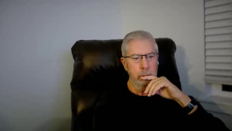 Colorado Guy Straight online show from 12/15/25, 04:28