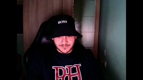 Snapshot of younromki chatting on 12/27/24, 01:11 A... online show from 12/27/24, 01:11