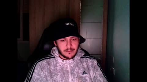 Snapshot of younromki chatting on 01/31/25, 11:56 A... online show from 01/31/25, 11:56