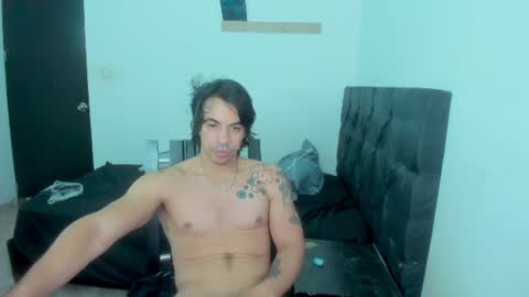 Snapshot of youonlyliveoncesc chatting on 07/20/26, 04:05 youonlyliveoncesc online show from 07/20/26, 04:05