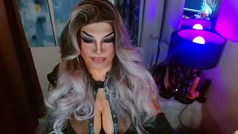 QUEEN MADISON  online show from 05/11/26, 04:48