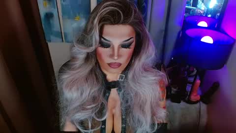QUEEN MADISON  online show from 05/23/26, 06:23