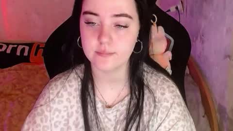 your_8a8y online show from 12/02/25, 05:13