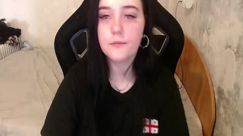 your_8a8y online show from 04/25/26, 01:41