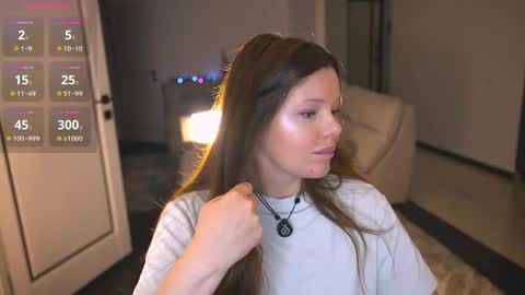 Julia Please Thumbs up me   online show from 04/26/26, 06:22