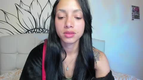 Snapshot of your_beck chatting on 02/14/25, 06:02 mia3 online show from 02/14/25, 06:02