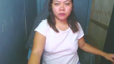 Snapshot of your_bootybabe chatting on 10/05/25, 04:27 your_bootybabe online show from 10/05/25, 04:27