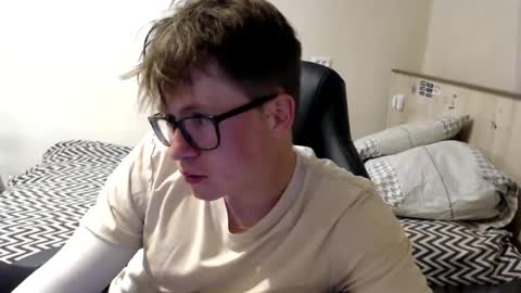 Max online show from 05/13/26, 03:42