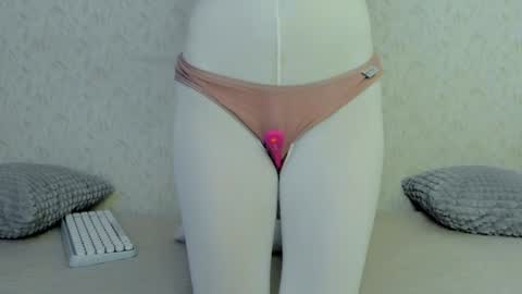 Snapshot of your_caramelka chatting on 12/09/24, 08:00 Lily online show from 12/09/24, 08:00