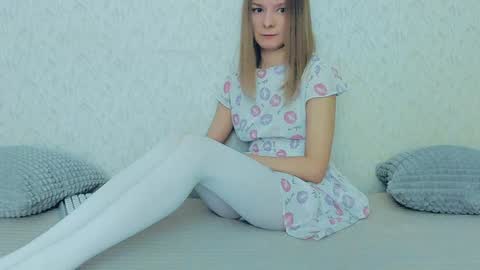 Snapshot of your_caramelka chatting on 01/07/25, 04:50 Lily online show from 01/07/25, 04:50