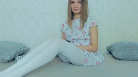 Snapshot of your_caramelka chatting on 01/07/25, 11:26 Lily online show from 01/07/25, 11:26