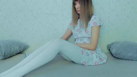 Snapshot of your_caramelka chatting on 02/24/25, 05:22 Lily online show from 02/24/25, 05:22