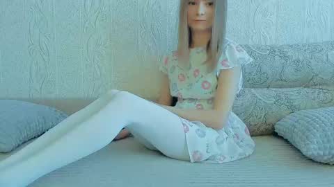 Snapshot of your_caramelka chatting on 03/10/25, 07:10 Lily online show from 03/10/25, 07:10