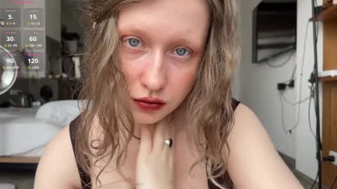 your_coraline_ online show from 01/10/25, 07:35