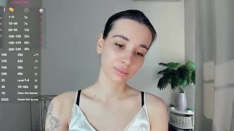 Snapshot of your_desssert chatting on 03/13/26, 10:44 Lina online show from 03/13/26, 10:44