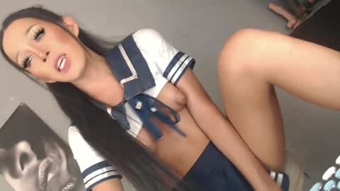 Snapshot of your_dirty_muse chatting on 06/18/26, 01:48 LARA online show from 06/18/26, 01:48
