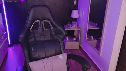 Snapshot of your_dream1217 chatting on 11/06/25, 01:39 Valery online show from 11/06/25, 01:39