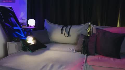 Snapshot of your_eclipse chatting on 11/10/25, 08:13 Goddess Alana online show from 11/10/25, 08:13