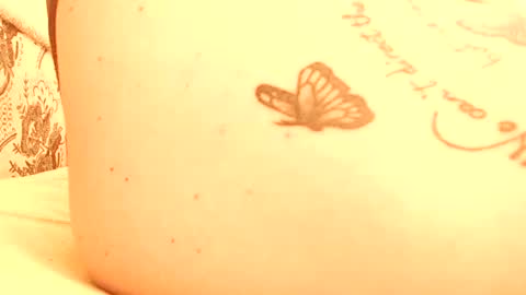 Snapshot of your_emilygush chatting on 01/13/25, 01:17 Emily online show from 01/13/25, 01:17