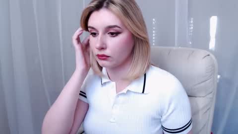 Freya online show from 03/09/25, 12:09