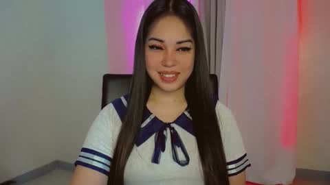 Snapshot of your_gwen22 chatting on 12/06/24, 10:19 GWEN online show from 12/06/24, 10:19