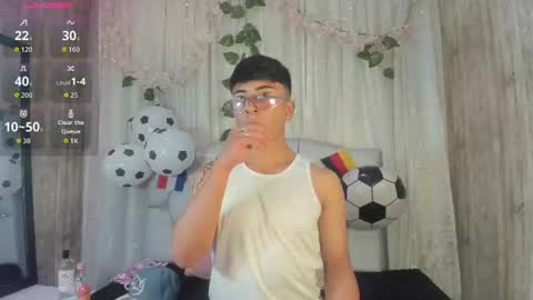 Snapshot of your_kitty_boy chatting on 07/02/26, 07:53 your_kitty_boy online show from 07/02/26, 07:53