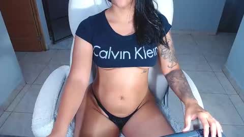 your_latin_girl online show from 09/19/25, 11:16