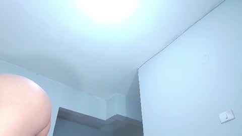 your_latin_girl online show from 06/18/26, 04:02