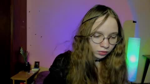Snapshot of your_leslie chatting on 03/30/26, 07:48 Leslie online show from 03/30/26, 07:48