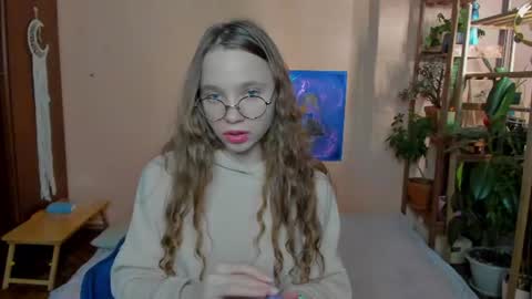Snapshot of your_leslie chatting on 06/10/26, 10:52 Leslie online show from 06/10/26, 10:52