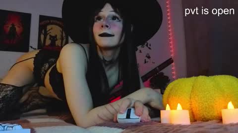 Eva online show from 10/31/25, 11:28