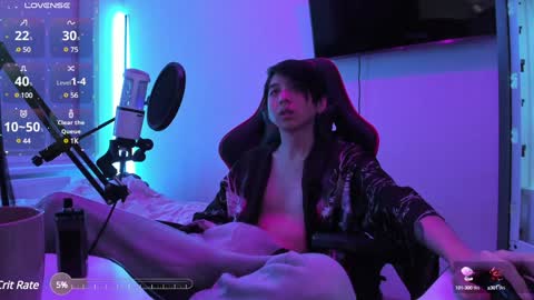 Snapshot of your_little_twink chatting on 01/01/25, 11:40 Han online show from 01/01/25, 11:40
