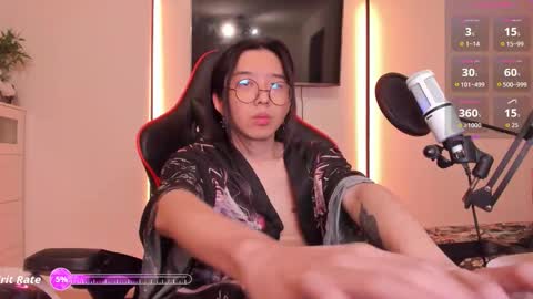 Snapshot of your_little_twink chatting on 11/28/25, 11:07 Han online show from 11/28/25, 11:07