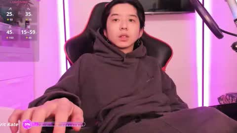 Snapshot of your_little_twink chatting on 12/21/25, 01:57 Han online show from 12/21/25, 01:57