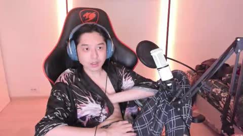 Snapshot of your_little_twink chatting on 01/13/26, 11:21 Han online show from 01/13/26, 11:21