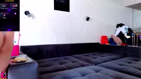 Nina online show from 04/29/26, 10:08