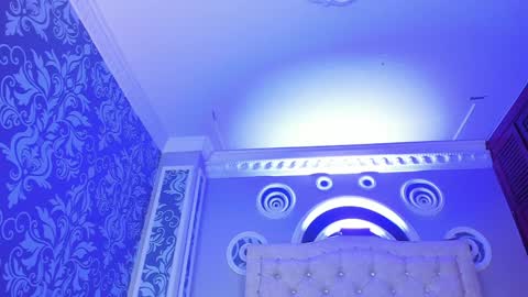 Salome online show from 12/04/24, 06:33