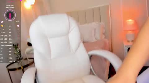Snapshot of your_petite18 chatting on 07/06/26, 11:51 your_petite18 online show from 07/06/26, 11:51