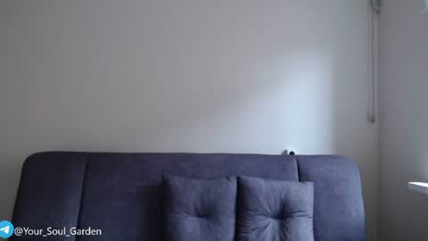 Snapshot of your_soul_garden chatting on 06/25/26, 12:21 Zoe online show from 06/25/26, 12:21