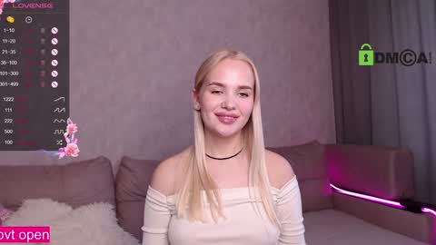 Lolli  Instagram  lollii 1  online show from 12/07/24, 06:32